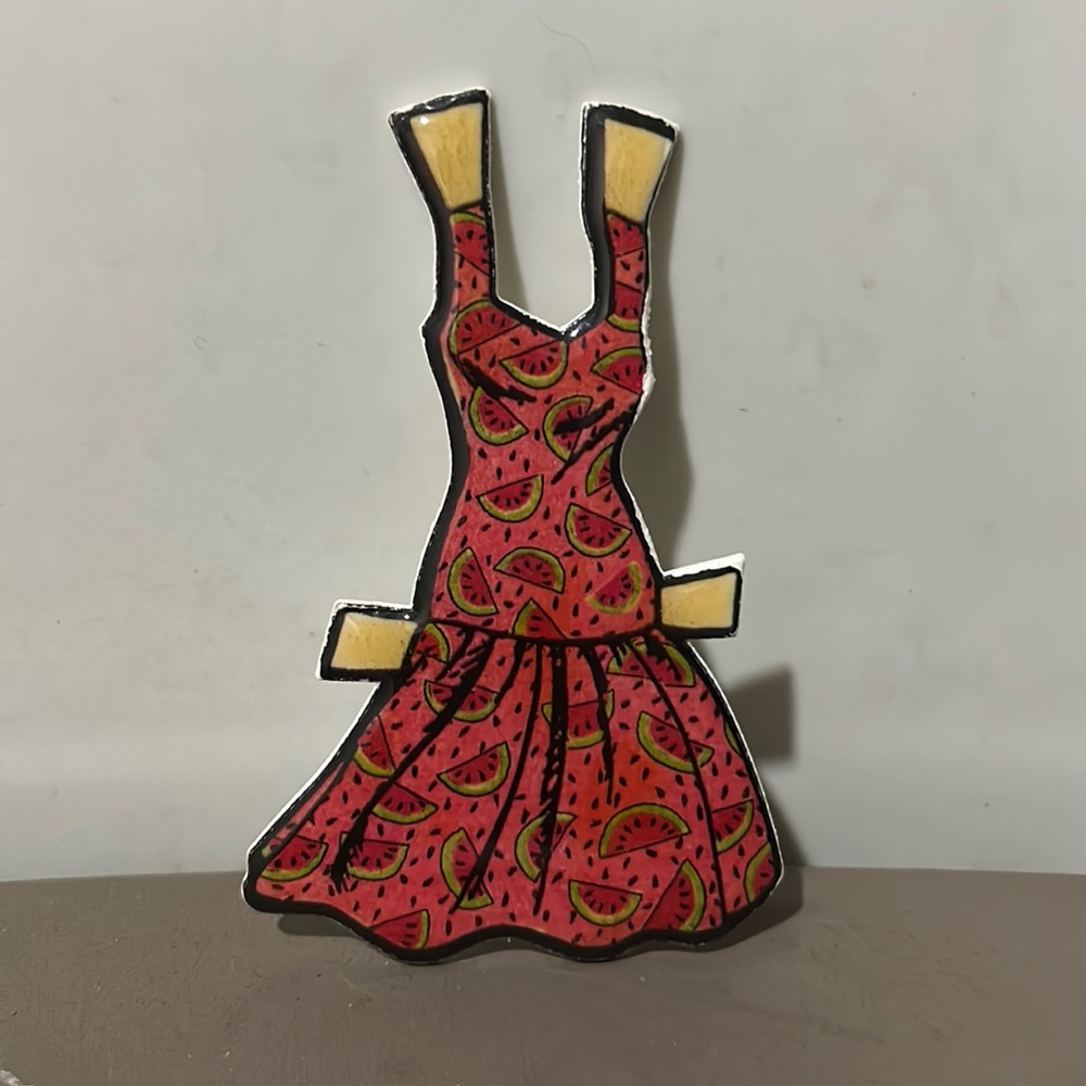 UNIQUE RED PRINT DRESS PIN